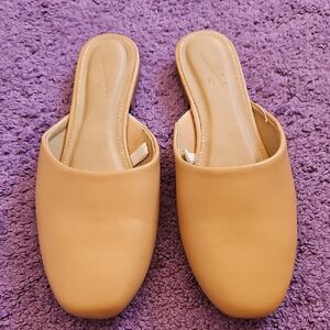 Universal Thread Tan Women's Mules